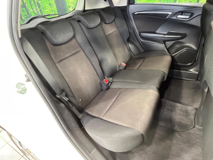 2014 Honda Fit Hybrid DAA-GP5 (UW-6a0e75dd0bb03)[23]