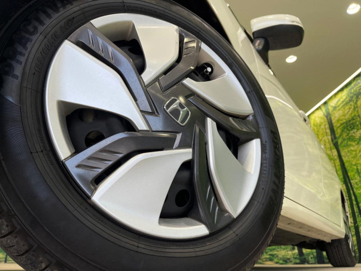 2014 Honda Fit Hybrid DAA-GP5 (UW-6a0e75dd0bb03)[5]