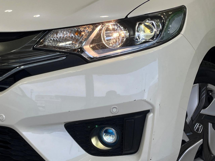 2014 Honda Fit Hybrid DAA-GP5 (UW-6a0e75dd0bb03)[14]