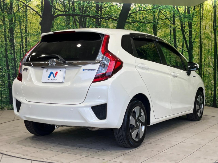 2014 Honda Fit Hybrid DAA-GP5 (UW-6a0e75dd0bb03)[25]