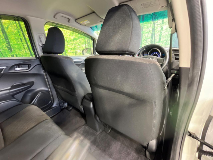 2014 Honda Fit Hybrid DAA-GP5 (UW-6a0e75dd0bb03)[24]