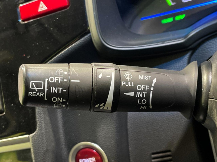 2015 Honda Fit Hybrid DAA-GP5 (UW-6a0e75dd630aa)[21]