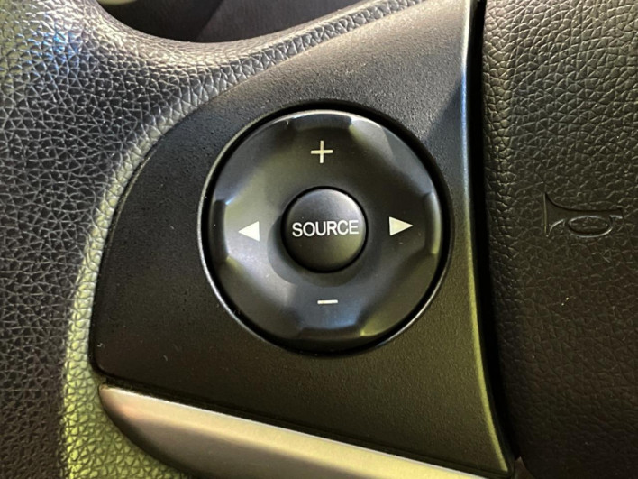 2015 Honda Fit Hybrid DAA-GP5 (UW-6a0e75dd630aa)[23]