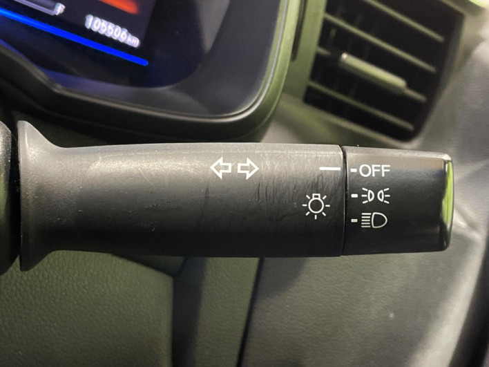 2015 Honda Fit Hybrid DAA-GP5 (UW-6a0e75dd630aa)[22]