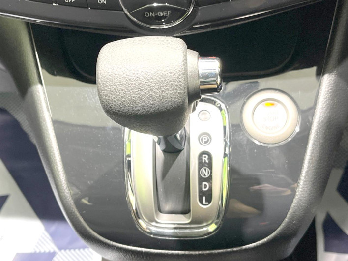 2012 Nissan Serena DAA-HFC26 (UW-6a0e75ed9bdf5)[10]