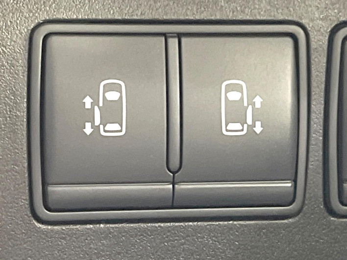 2012 Nissan Serena DAA-HFC26 (UW-6a0e75ed9bdf5)[24]