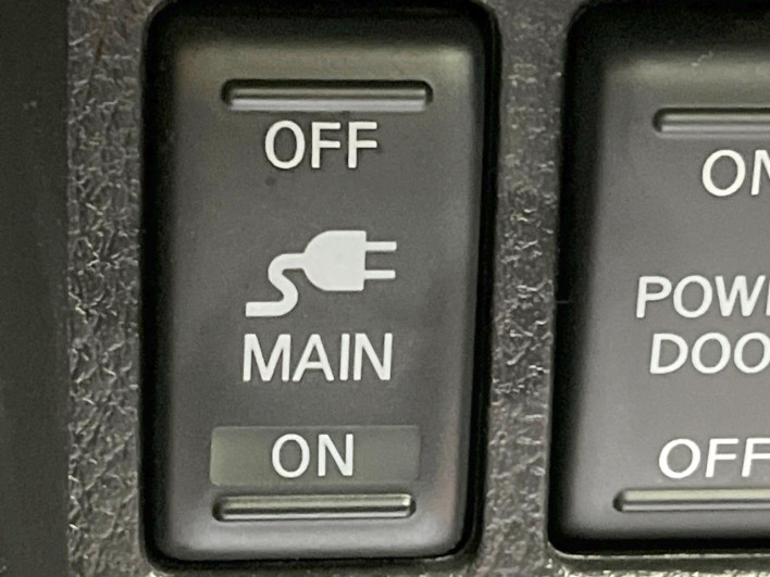 2012 Nissan Serena DAA-HFC26 (UW-6a0e75ed9bdf5)[28]