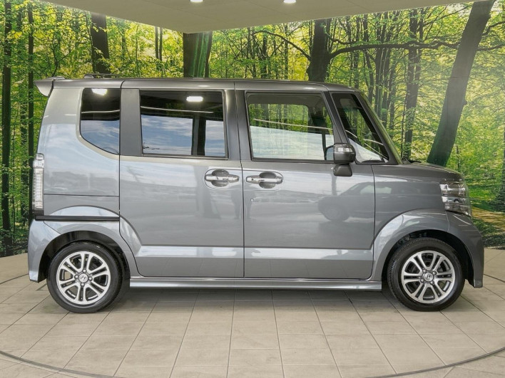 2015 Honda N-BOX CUSTOM DBA-JF1 (UW-6a0e75f727ad0)[23]