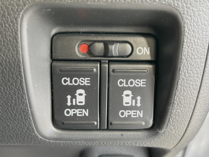 2015 Honda N-BOX CUSTOM DBA-JF1 (UW-6a0e75f727ad0)[28]