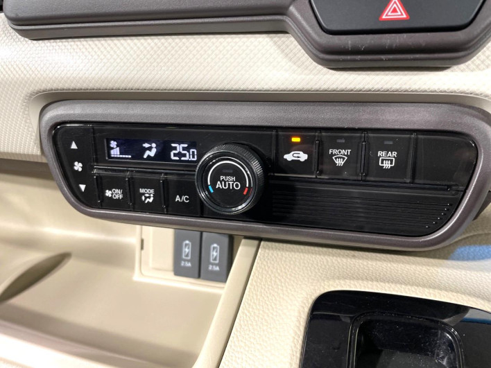 2019 Honda N-BOX DBA-JF3 (UW-6a0e75fab3aa4)[17]