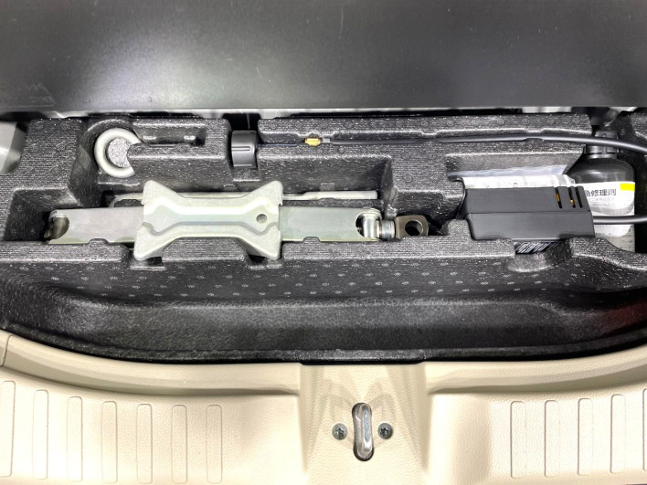 2019 Honda N-BOX DBA-JF3 (UW-6a0e75fab3aa4)[12]