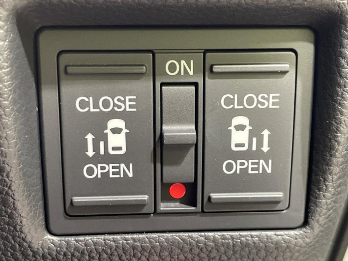 2023 Honda N-BOX CUSTOM 6BA-JF3 (UW-6a0e75fdba22d)[27]