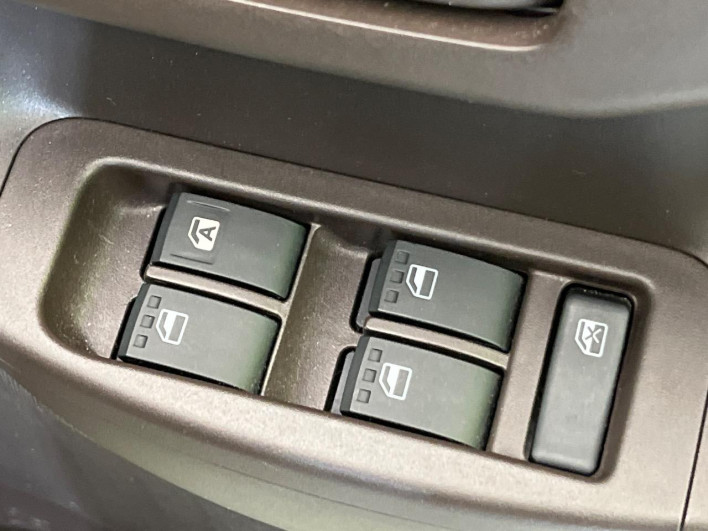 2014 Toyota Passo DBA-KGC30 (UW-6a0e760f81cc4)[16]