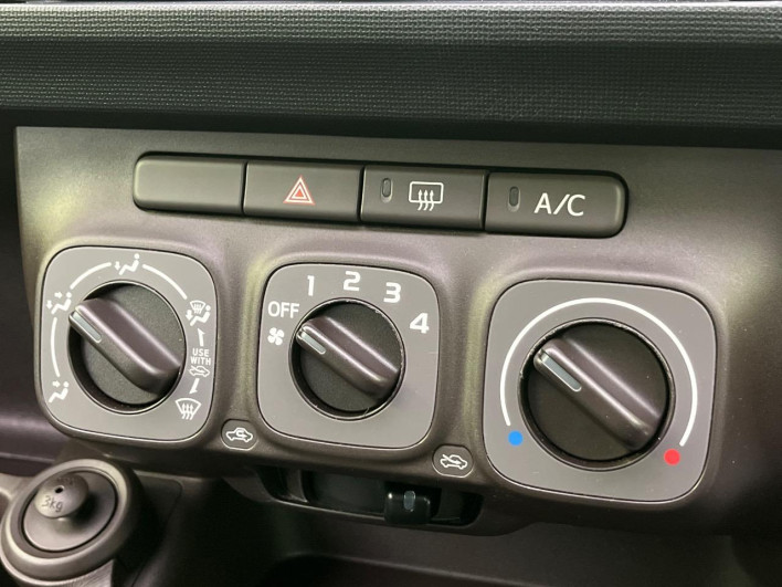 2014 Toyota Passo DBA-KGC30 (UW-6a0e760f81cc4)[23]