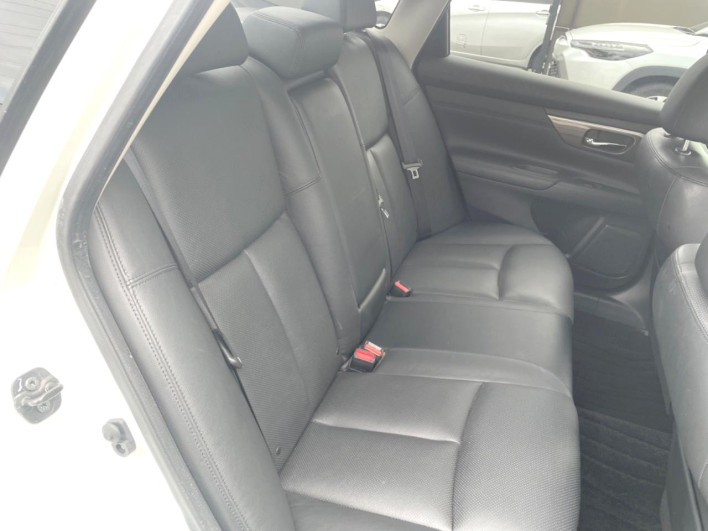 2017 Nissan Teana DBA-L33 (UW-6a0e7612d6420)[24]