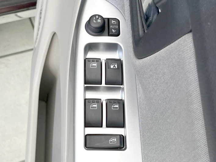 2019 Daihatsu Cast DBA-LA250S (UW-6a0e7617513e0)[28]