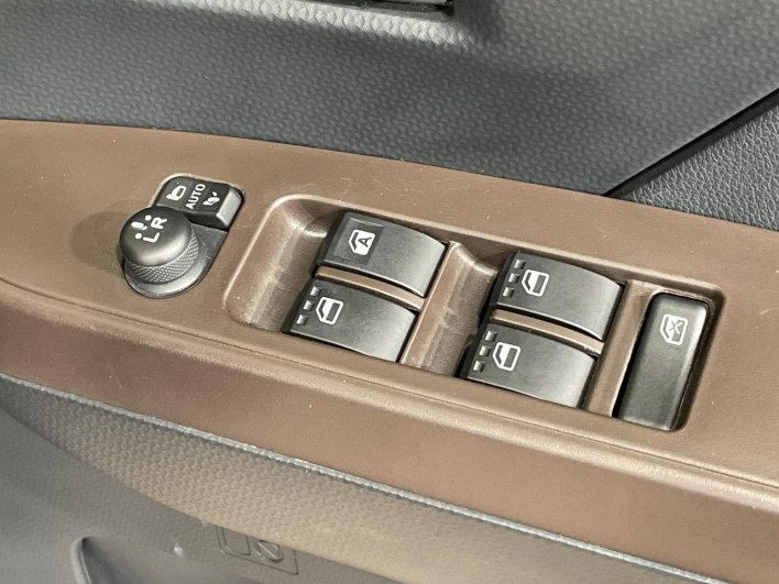 2018 Toyota TANK DBA-M900A (UW-6a0e7627677c0)[18]