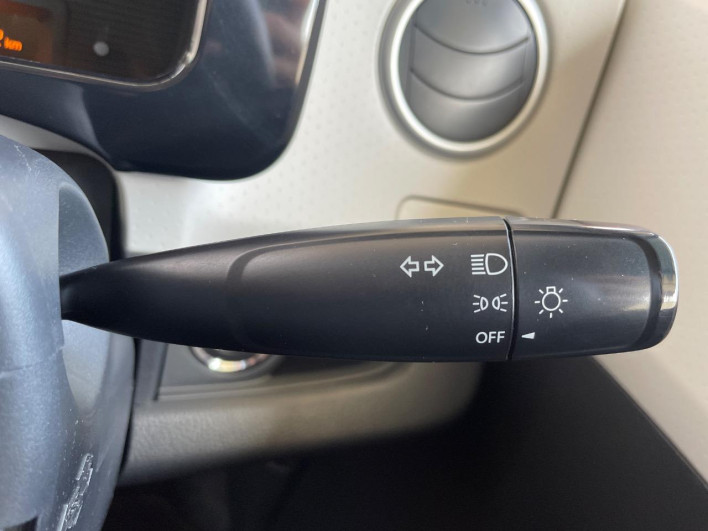 2012 Nissan Moco DBA-MG33S (UW-6a0e76313367b)[16]