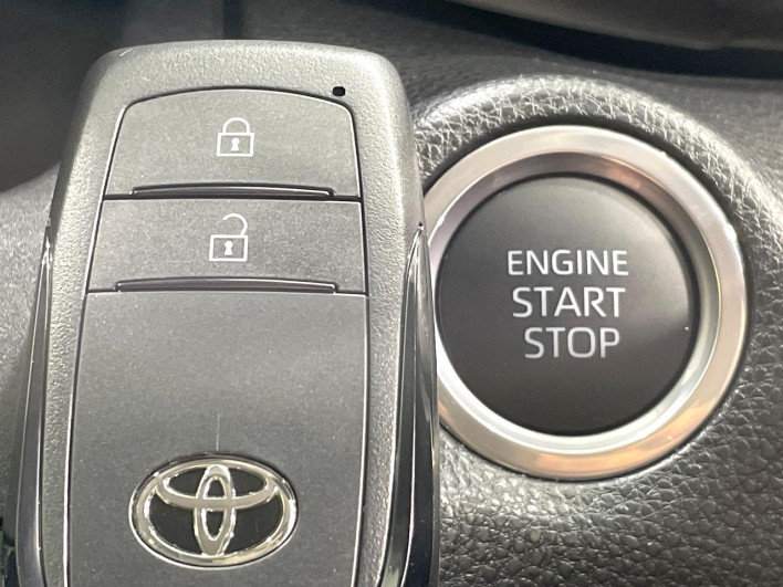 2020 Toyota Yaris Cross 5BA-MXPB10 (UW-6a0e764d8f4b6)[7]