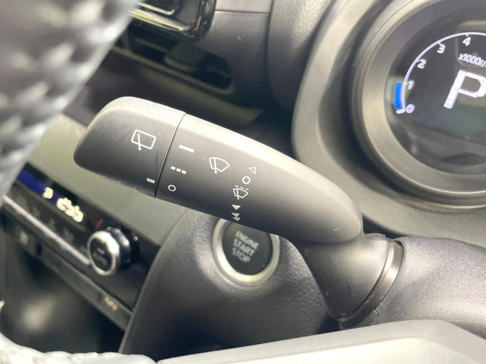 2020 Toyota Yaris Cross 5BA-MXPB10 (UW-6a0e764d8f4b6)[26]