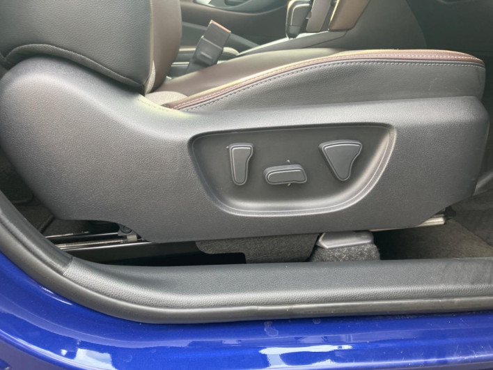 2020 Toyota Yaris Cross 6AA-MXPJ10 (UW-6a0e764f2a81d)[11]
