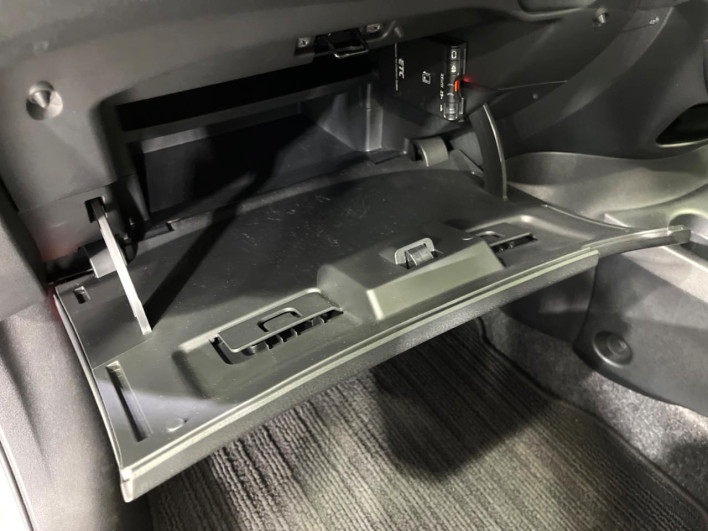 2019 Nissan Note DBA-NE12 (UW-6a0e765ff086f)[25]