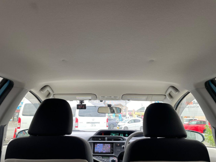 2012 Toyota Aqua DAA-NHP10 (UW-6a0e766019b68)[26]