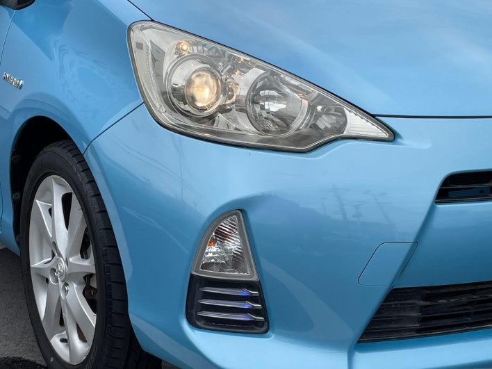 2012 Toyota Aqua DAA-NHP10 (UW-6a0e766019b68)[10]