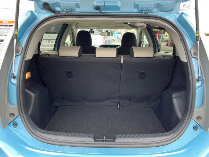 2012 Toyota Aqua DAA-NHP10 (UW-6a0e766019b68)[25]
