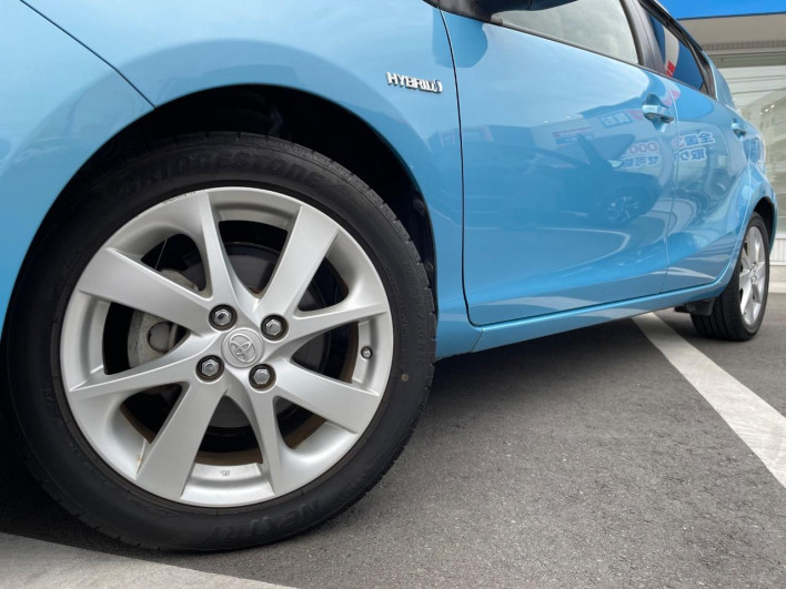 2012 Toyota Aqua DAA-NHP10 (UW-6a0e766019b68)[5]