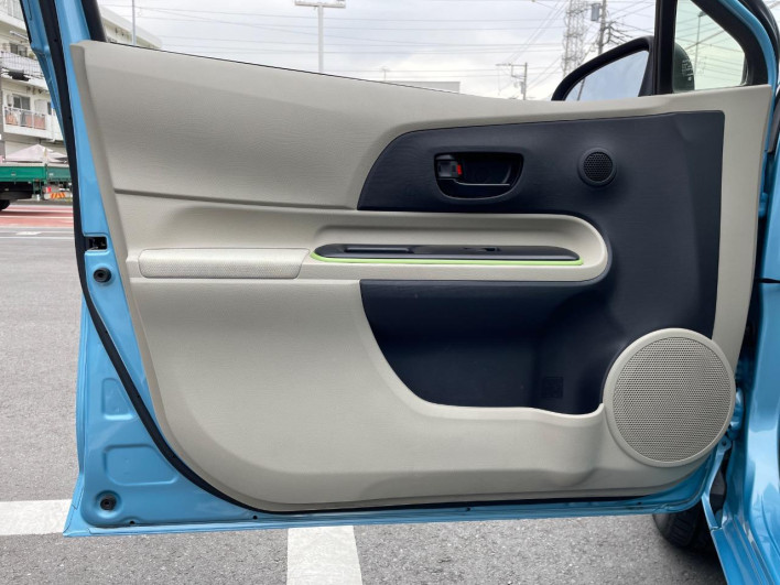 2012 Toyota Aqua DAA-NHP10 (UW-6a0e766019b68)[23]