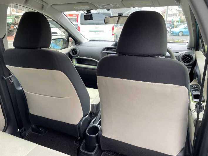 2012 Toyota Aqua DAA-NHP10 (UW-6a0e766019b68)[16]