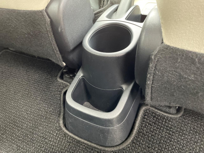 2012 Toyota Aqua DAA-NHP10 (UW-6a0e766019b68)[17]