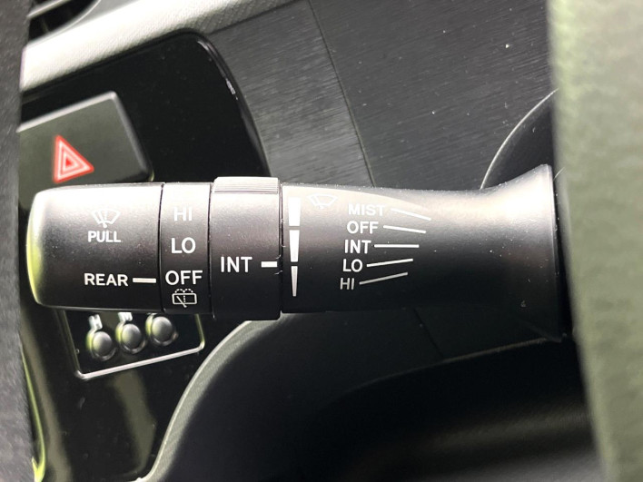 2016 Toyota Aqua DAA-NHP10 (UW-6a0e7661ccd34)[12]