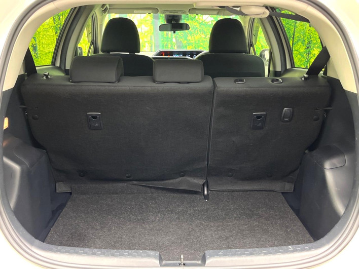 2016 Toyota Aqua DAA-NHP10 (UW-6a0e7661ccd34)[29]