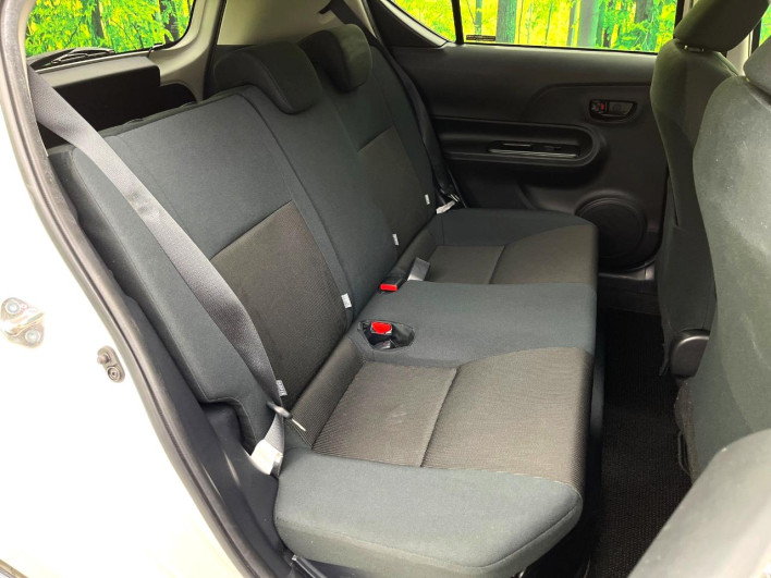 2016 Toyota Aqua DAA-NHP10 (UW-6a0e7661ccd34)[25]
