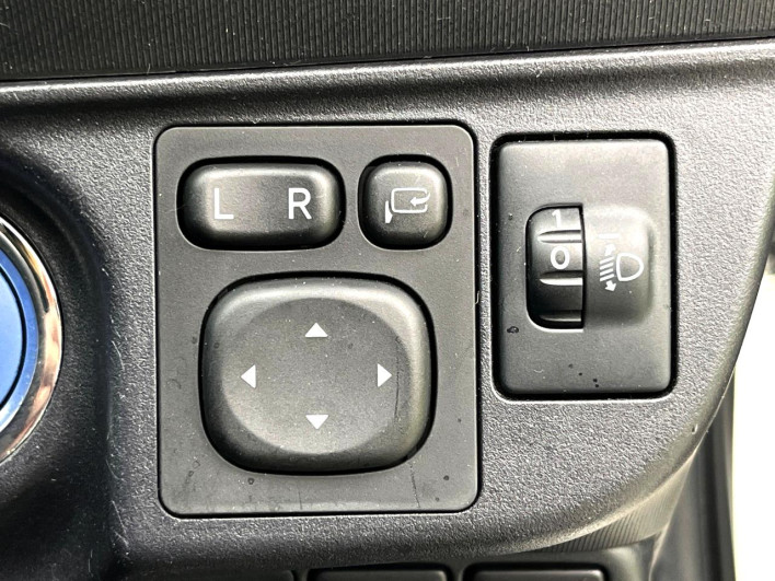2016 Toyota Aqua DAA-NHP10 (UW-6a0e7661ccd34)[7]