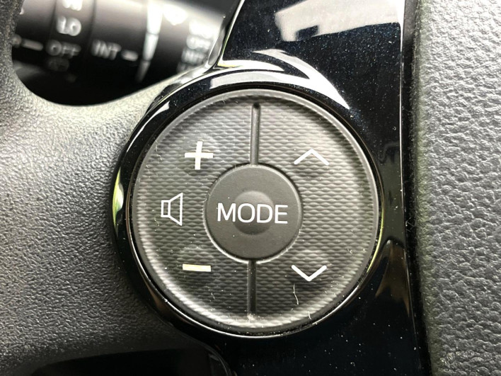 2016 Toyota Aqua DAA-NHP10 (UW-6a0e7661ccd34)[14]