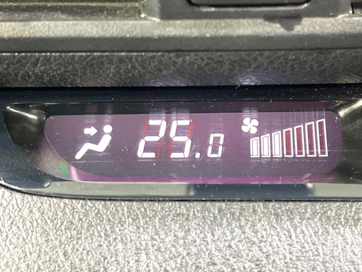 2017 Toyota Sienta DAA-NHP170G (UW-6a0e7664b1796)[23]