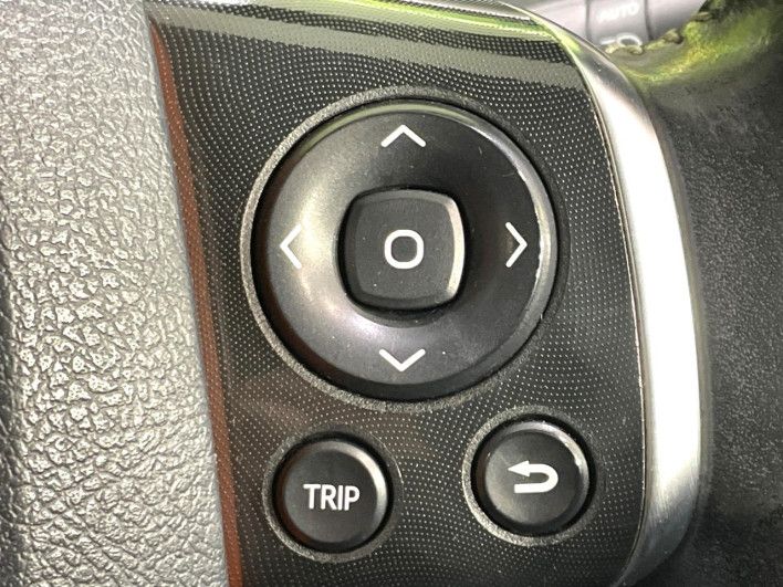2017 Toyota Sienta DAA-NHP170G (UW-6a0e7664b1796)[26]