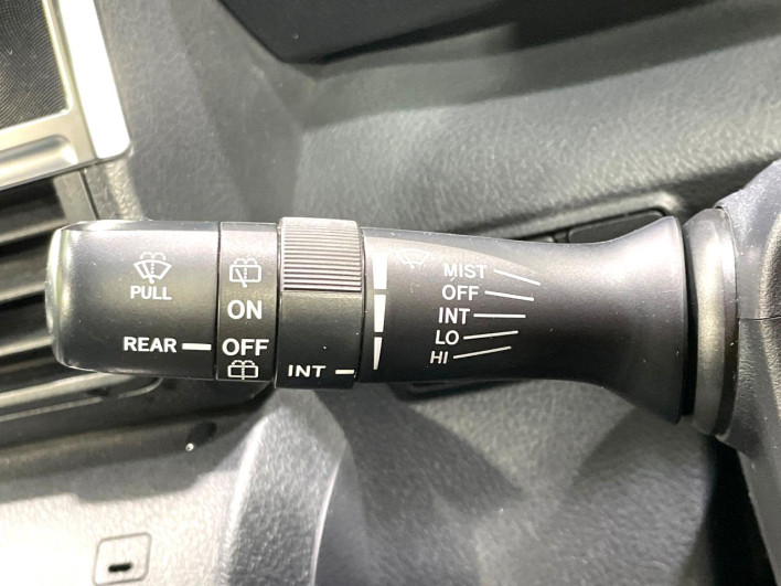 2017 Toyota Sienta DAA-NHP170G (UW-6a0e7664b1796)[27]