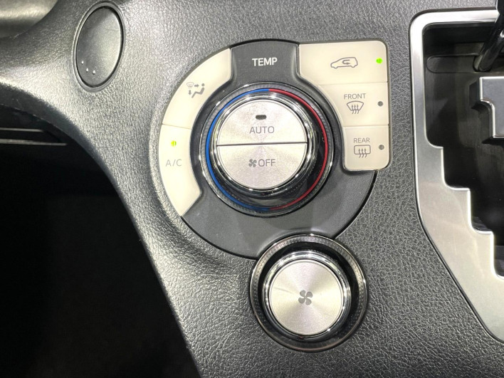 2017 Toyota Sienta DAA-NHP170G (UW-6a0e7664b1796)[24]