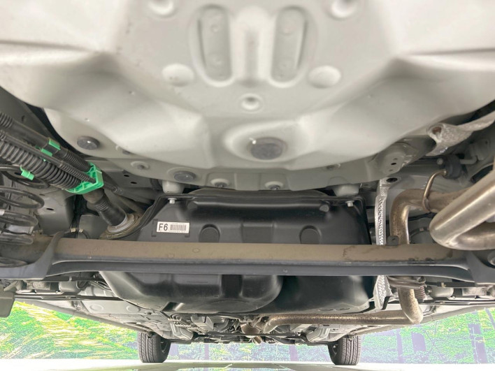 2017 Toyota Corolla Axio DBA-NRE161 (UW-6a0e76655bf44)[26]