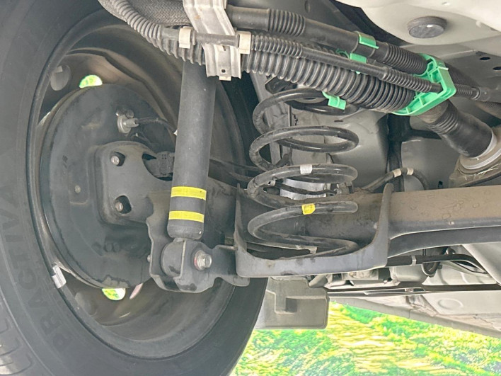 2017 Toyota Corolla Axio DBA-NRE161 (UW-6a0e76655bf44)[27]