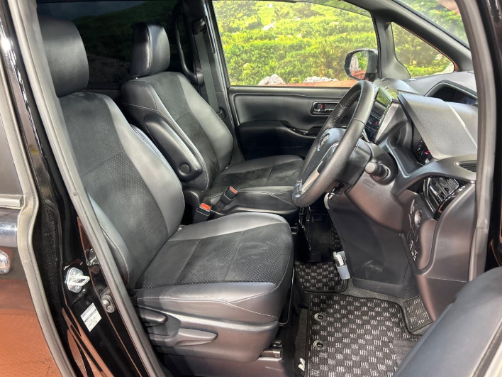 2020 Toyota Voxy 3BA-ZRR80W (UW-6a0e768792e47)[21]