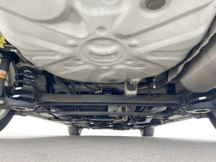 2012 Toyota Prius α DAA-ZVW41W (UW-6a0e768d90053)[5]