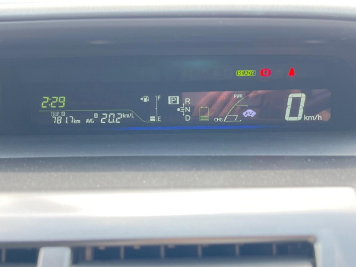 2012 Toyota Prius α DAA-ZVW41W (UW-6a0e768d90053)[19]