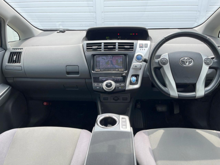 2012 Toyota Prius α DAA-ZVW41W (UW-6a0e768d90053)[11]