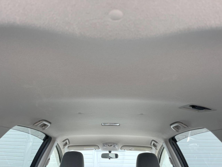 2012 Toyota Prius α DAA-ZVW41W (UW-6a0e768d90053)[9]