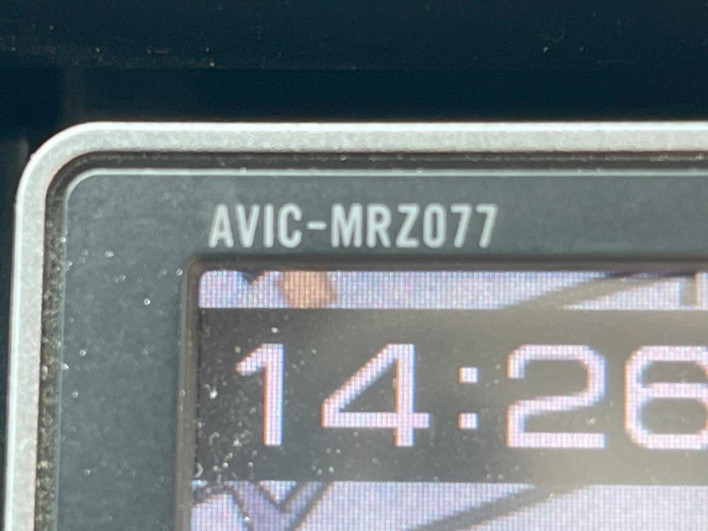 2012 Toyota Prius α DAA-ZVW41W (UW-6a0e768d90053)[16]